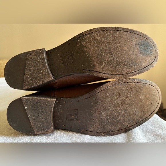 Classic Frye Melissa Button Boots in Cognac 8-1/2 M; pre-owned, good condition - Picture 8 of 9